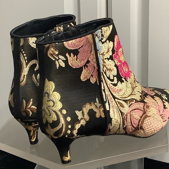 COMFORTVIEW Women’s The Meredith Bootie Floral Embroidered Ankle Boots 10W - Picture 11 of 15